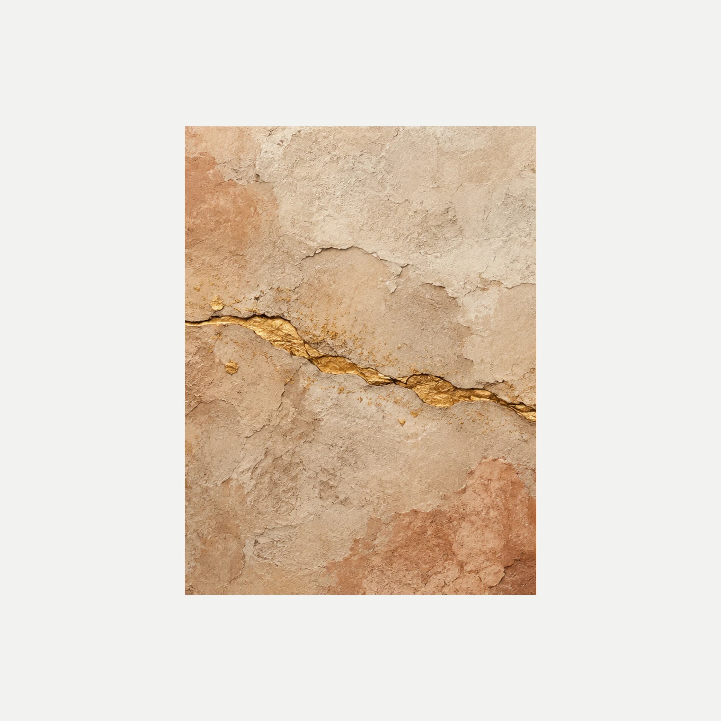 Veta de cobre II: un campo crema y melocotón atravesado en diagonal por una línea de tono dorado, sin marco, sobre fondo neutro.