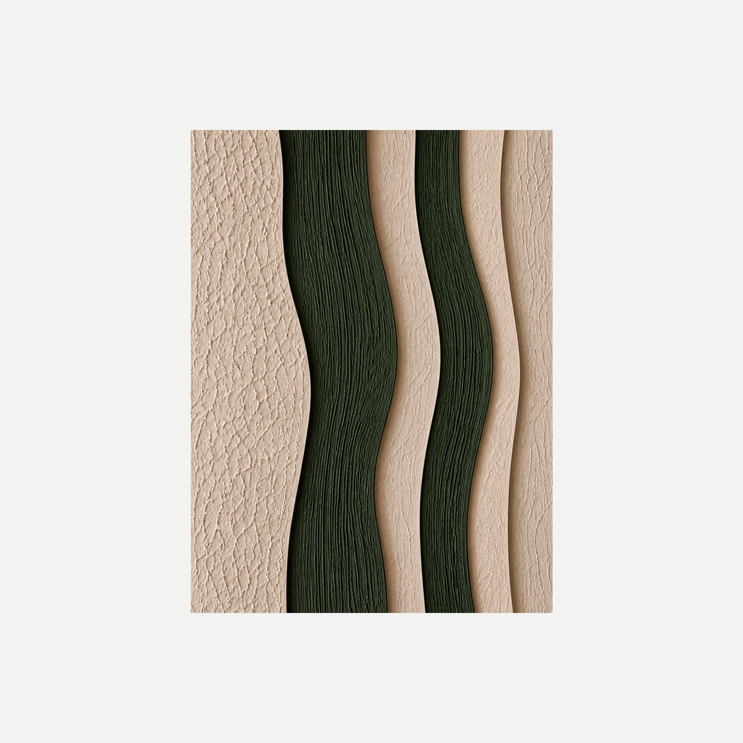 Verdant Relief II: una franja verde sinuosa entre largas superficies crema, sin marco, sobre fondo neutro.