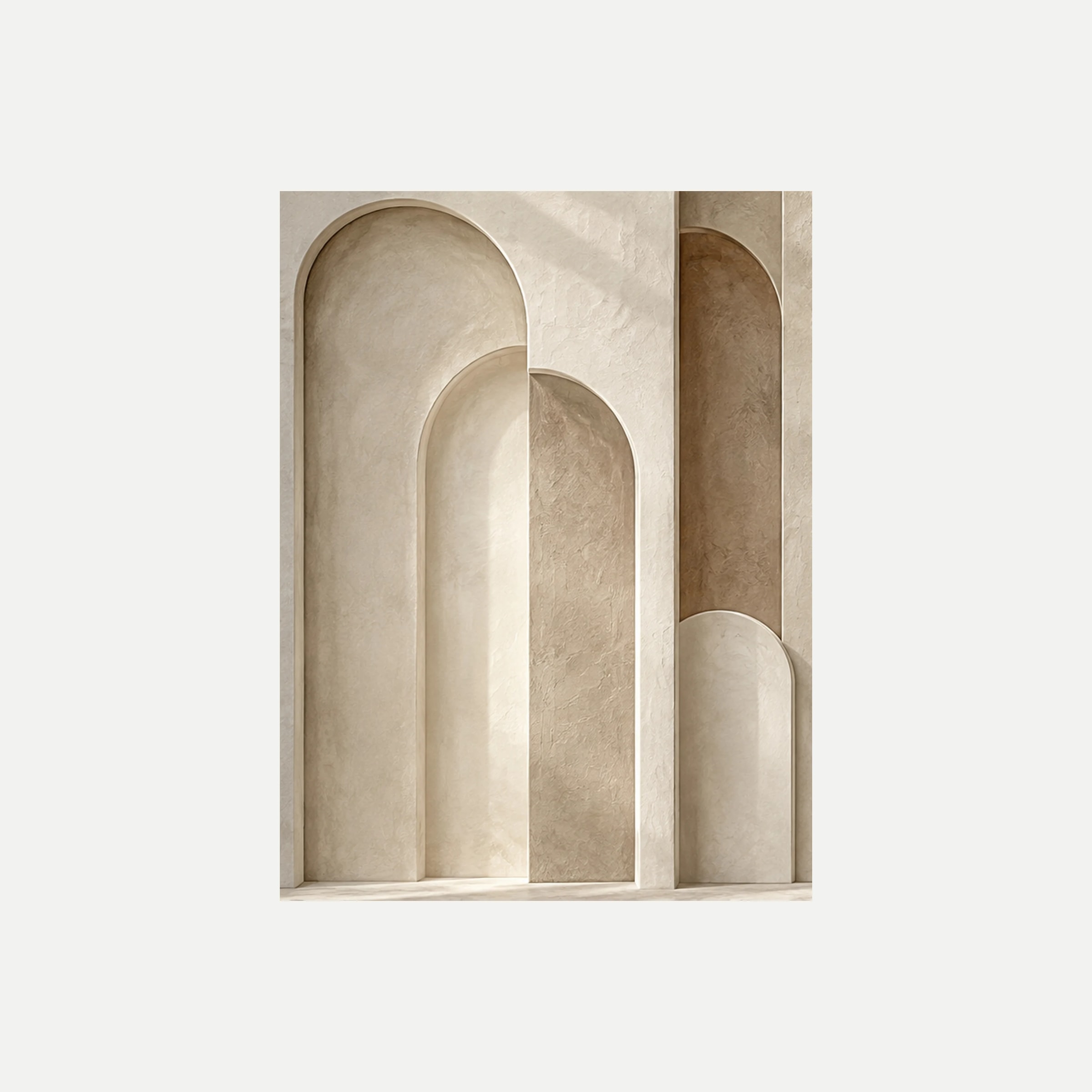 Quiet Arches I: nichos alargados crema y arena superpuestos a distintas alturas, sin marco, sobre fondo neutro.