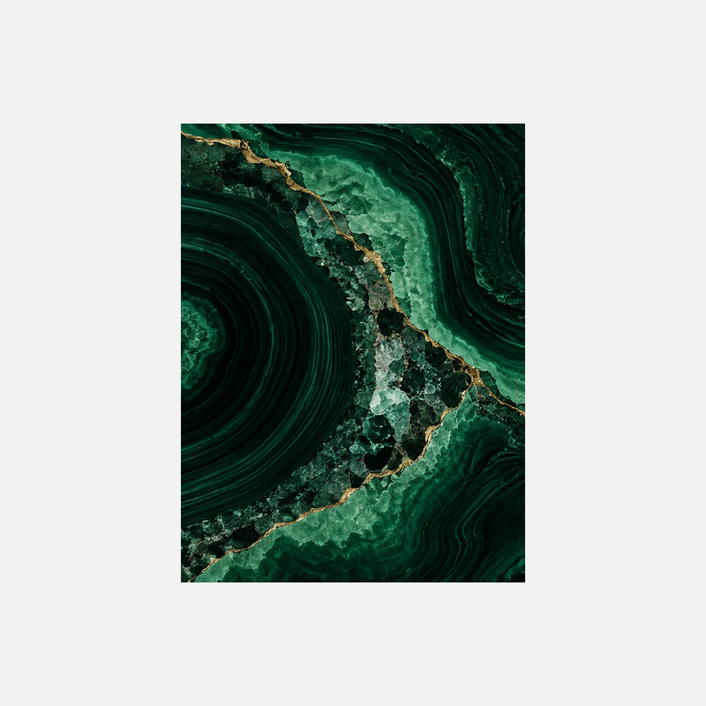 Malachite Thread I: vetas esmeralda concéntricas alrededor de un centro verde muy oscuro, sin marco, sobre fondo neutro.