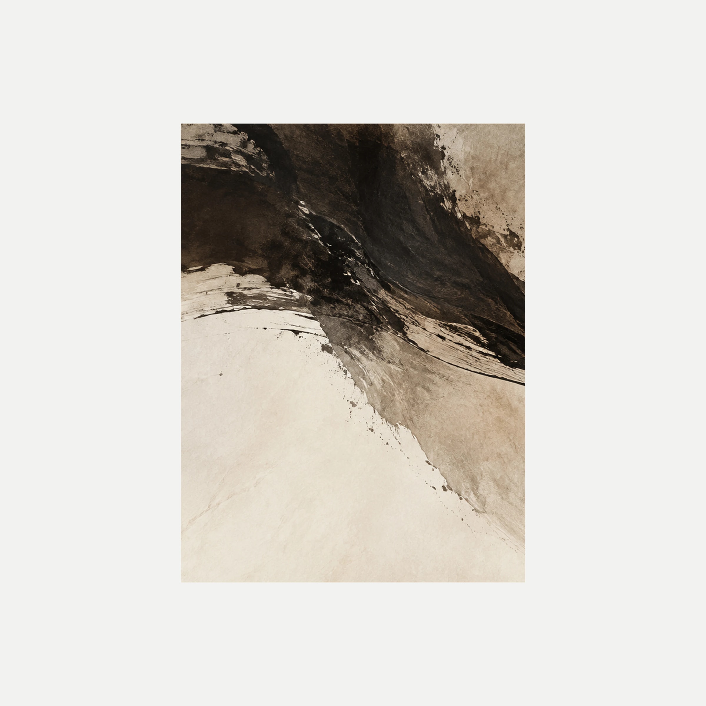 Ink And Bone I: un gesto negro diagonal que se abre sobre un fondo crema, sin marco, sobre fondo neutro.