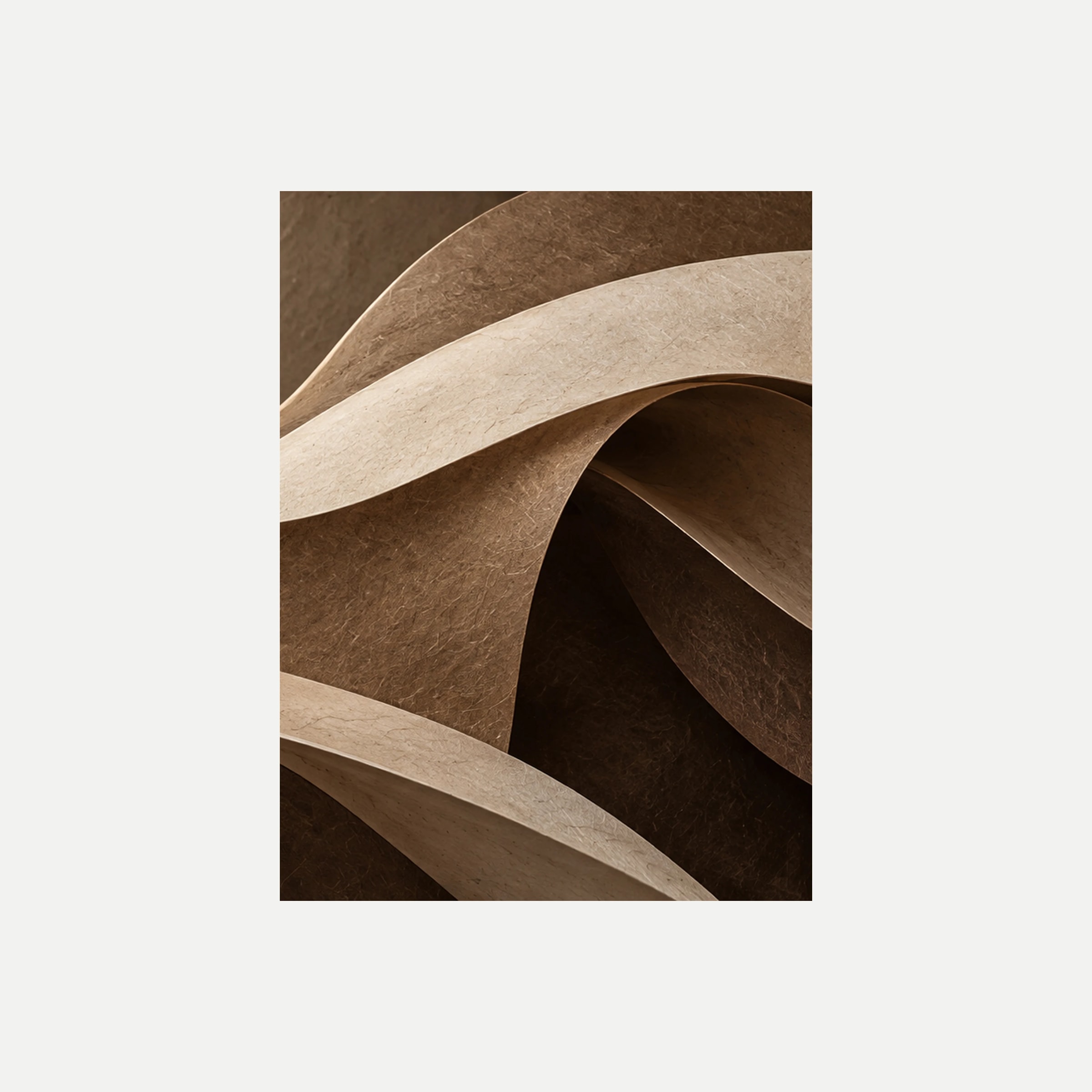 Cocoa Fold III: un arco crema elevado sobre pliegues marrón oscuro, sin marco, sobre fondo neutro.
