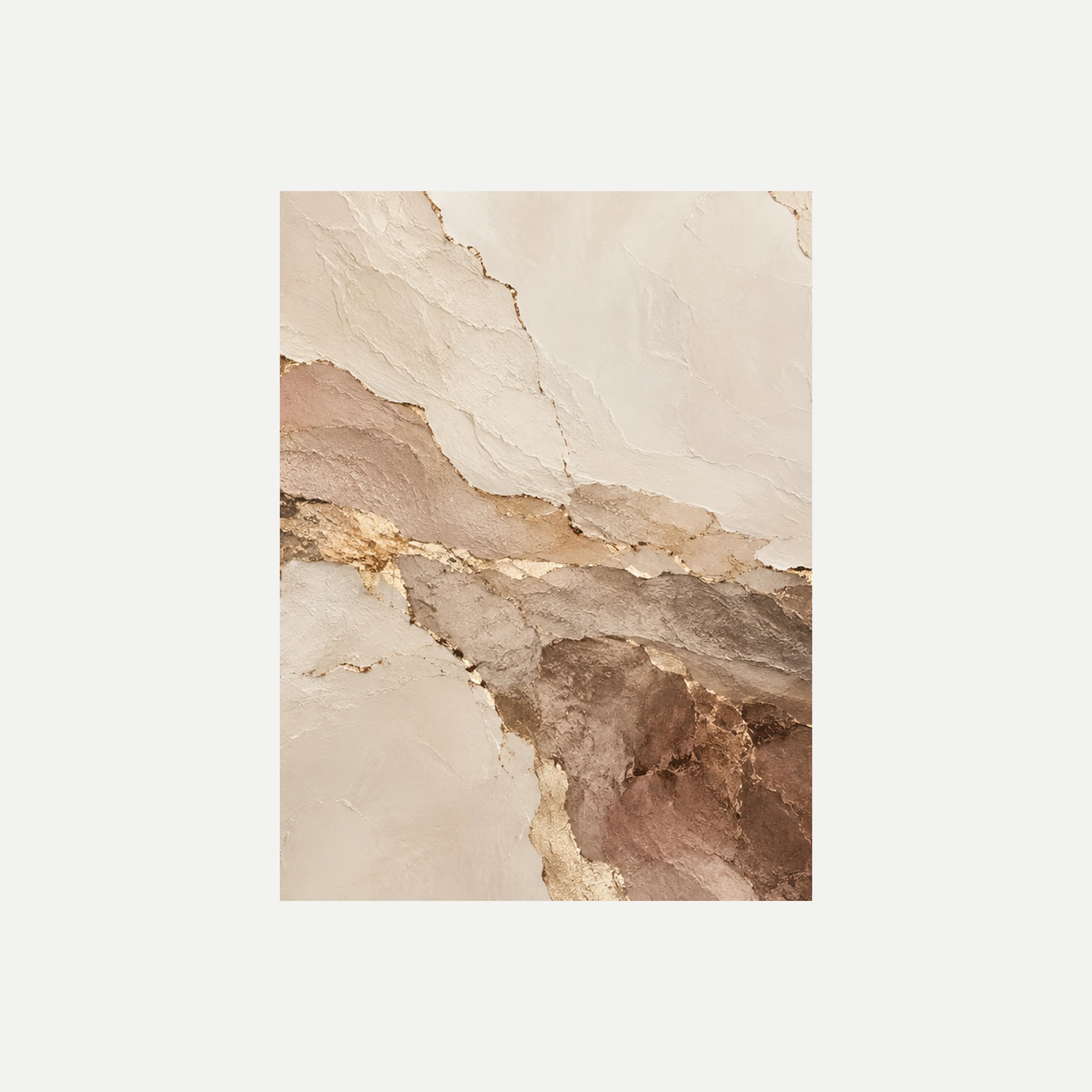 Champagne Edge II: finas vetas cálidas entre grandes campos claros de apariencia mineral, sin marco, sobre fondo neutro.