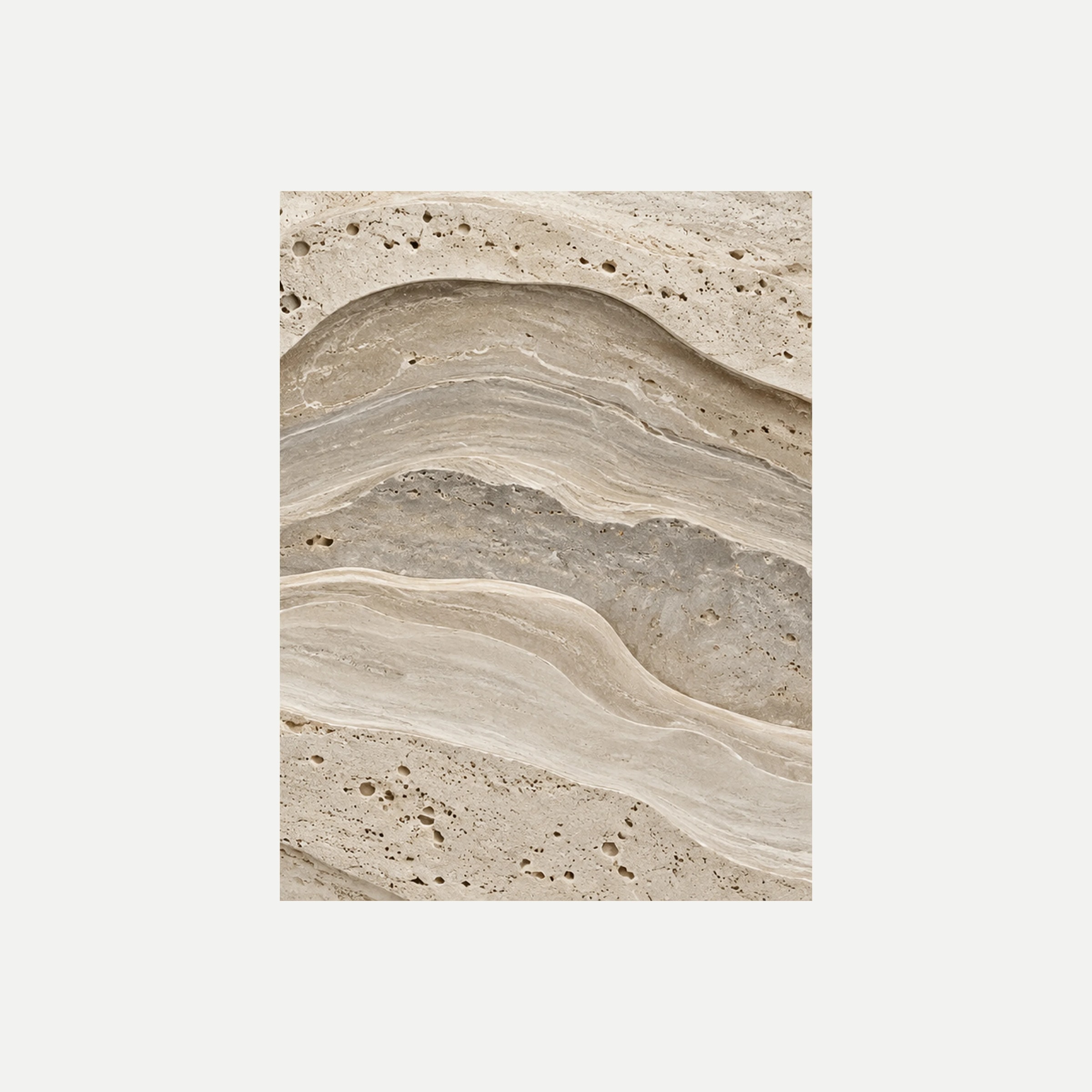 Travertine Current III: una cresta clara de apariencia mineral sobre capas beige y grises, sin marco, sobre fondo neutro.