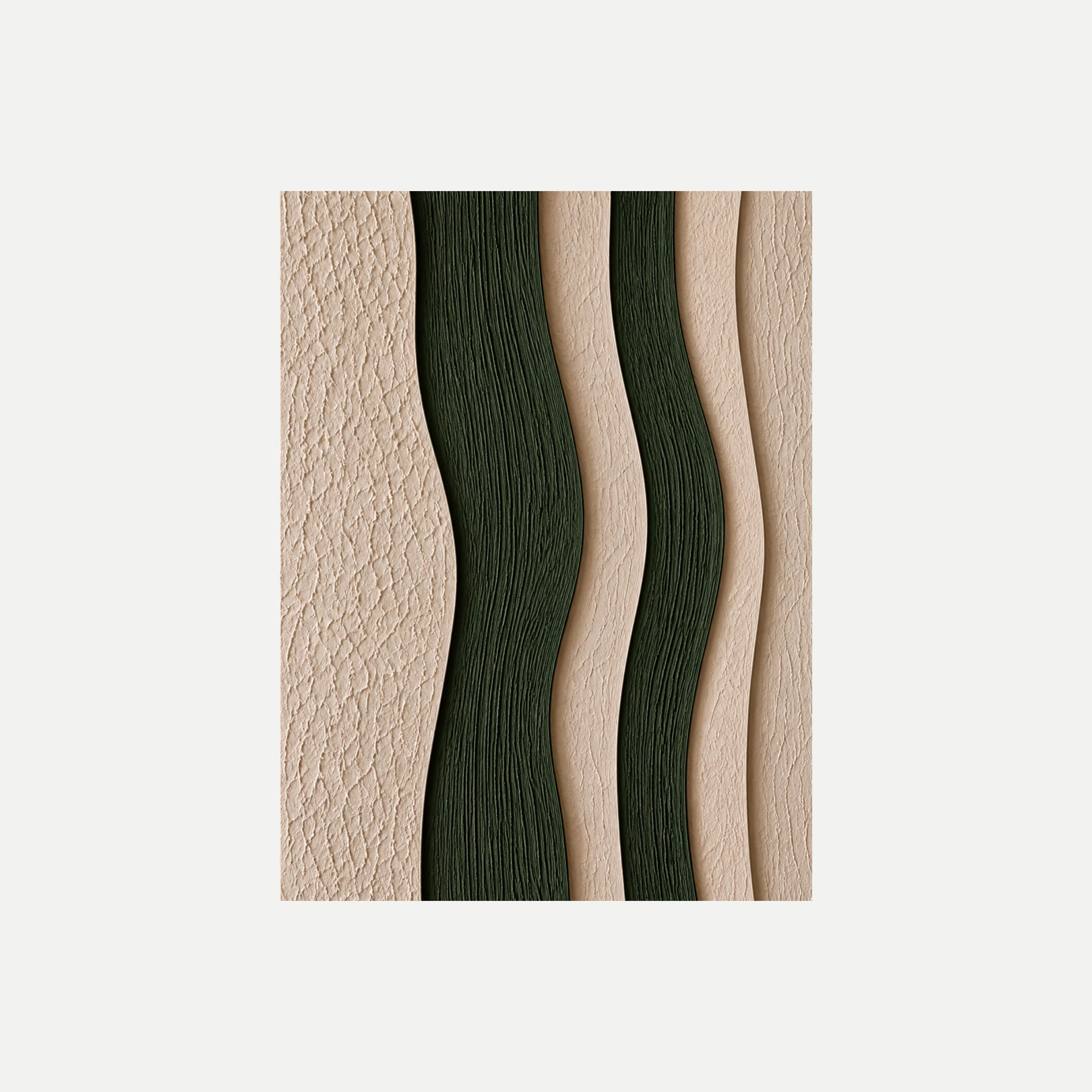 Verdant Relief II: una franja verde sinuosa entre largas superficies crema, sin marco, sobre fondo neutro.